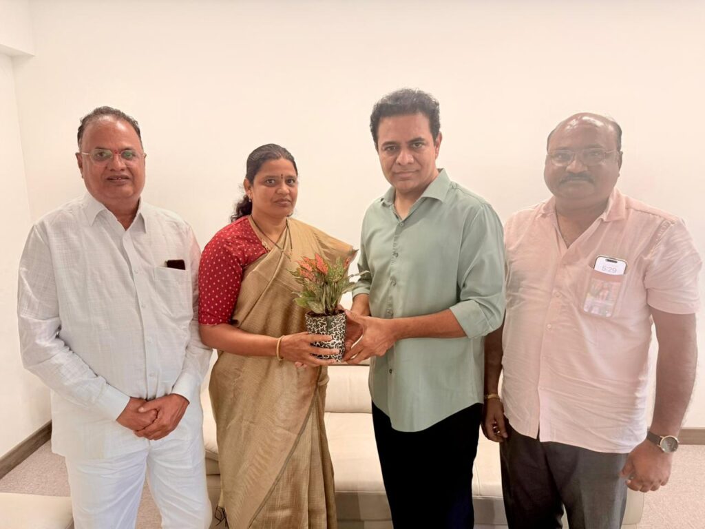 బిఆర్ఎస్ పార్టీలోకి మాజీ కార్పొరేటర్