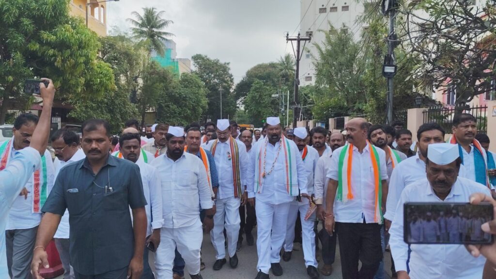 హైదరాబాద్ నగరాన్ని ట్రాఫిక్ రహిత  రాజధానిగా మార్చేందుకు సీఎం కృషి