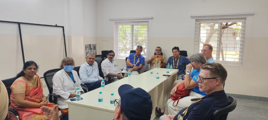 సిఆర్ పాలి క్లినిక్  & డయాగ్నస్టిక్ సెంటర్ను అంతర్జాతీయ రోటే రియాన్ల  బృందం  సందర్శించారు.