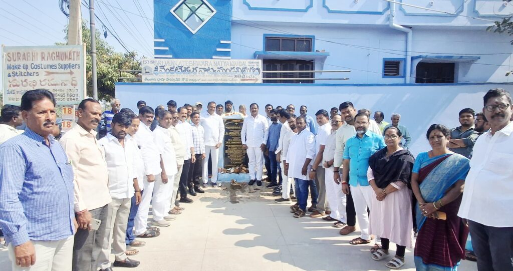 డ్రైనేజీ పైప్ లైన్ నిర్మూనం పనులకు శంకుస్థాపన ఎమ్మెల్యే గాంధీ