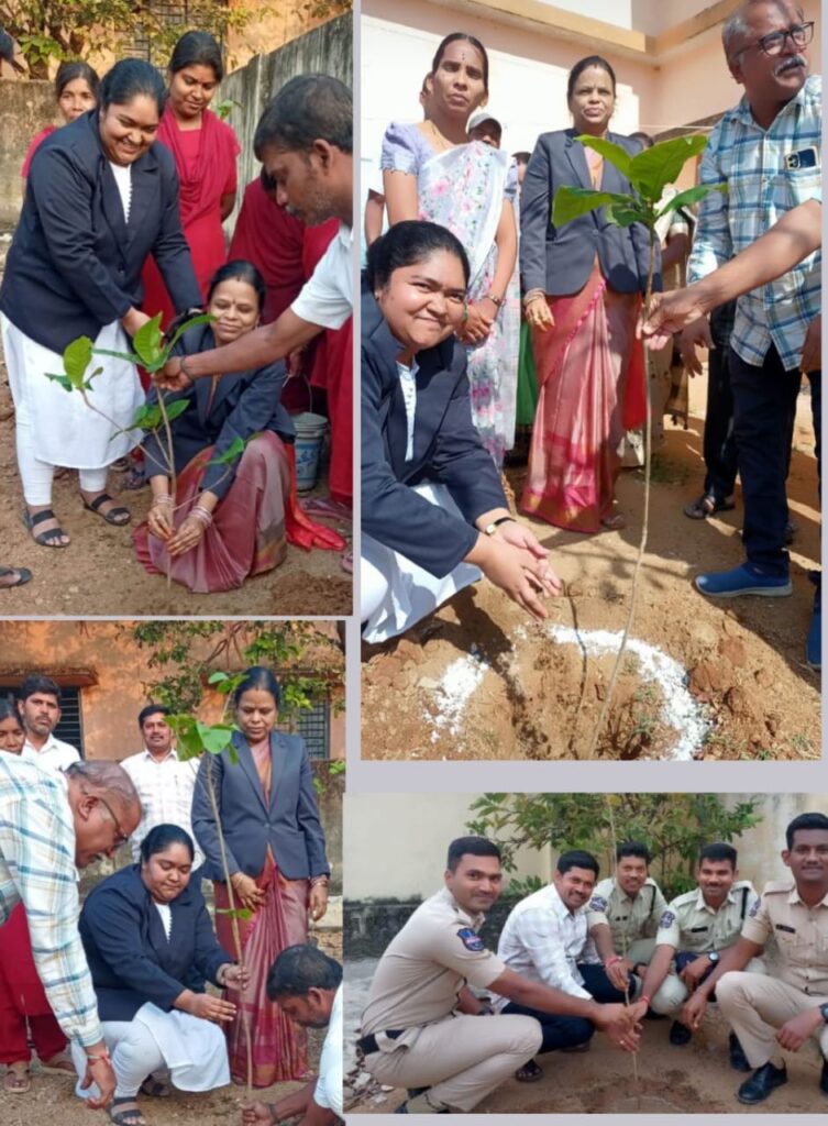 విద్యాహక్కు చట్టం ద్వారా విద్యను నేర్చుకుని.. ఉత్తమ పౌరులుగా విద్యార్థులు ఎదగాలి..