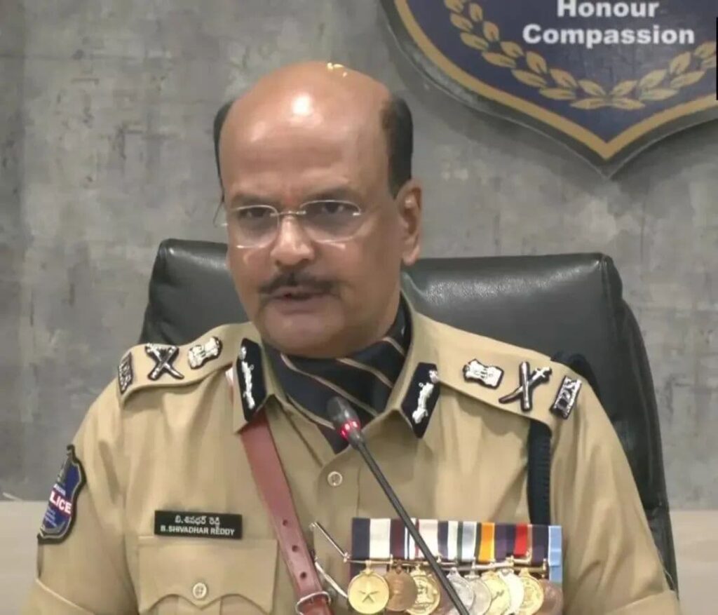 గీత దాటితే…వేటు తప్పదు. డిజిపి