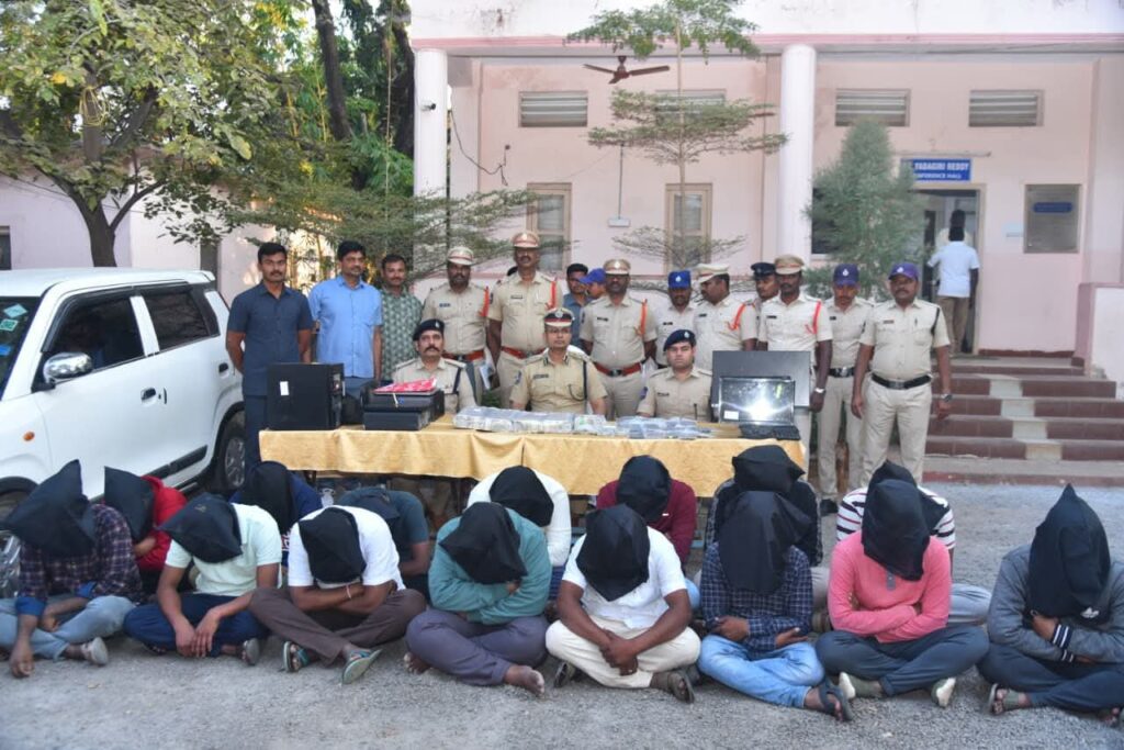 ప్రభుత్వ ఆదాయానికి గండి