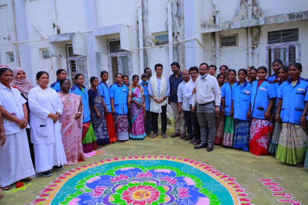 పేద ప్రజలకు వైద్య సేవలు వంద  శాతం ప్రభుత్వమే అందించాలి