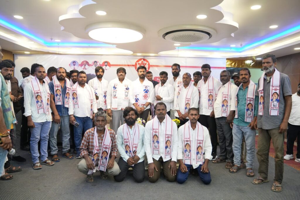 పవన్ కళ్యాణ్ ఆశయాలకు ఆకర్షితులై