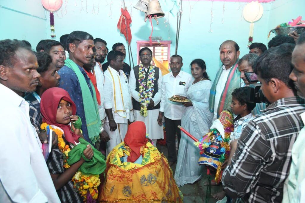 బోనాల వేడుకలలో మంత్రి వివేక్