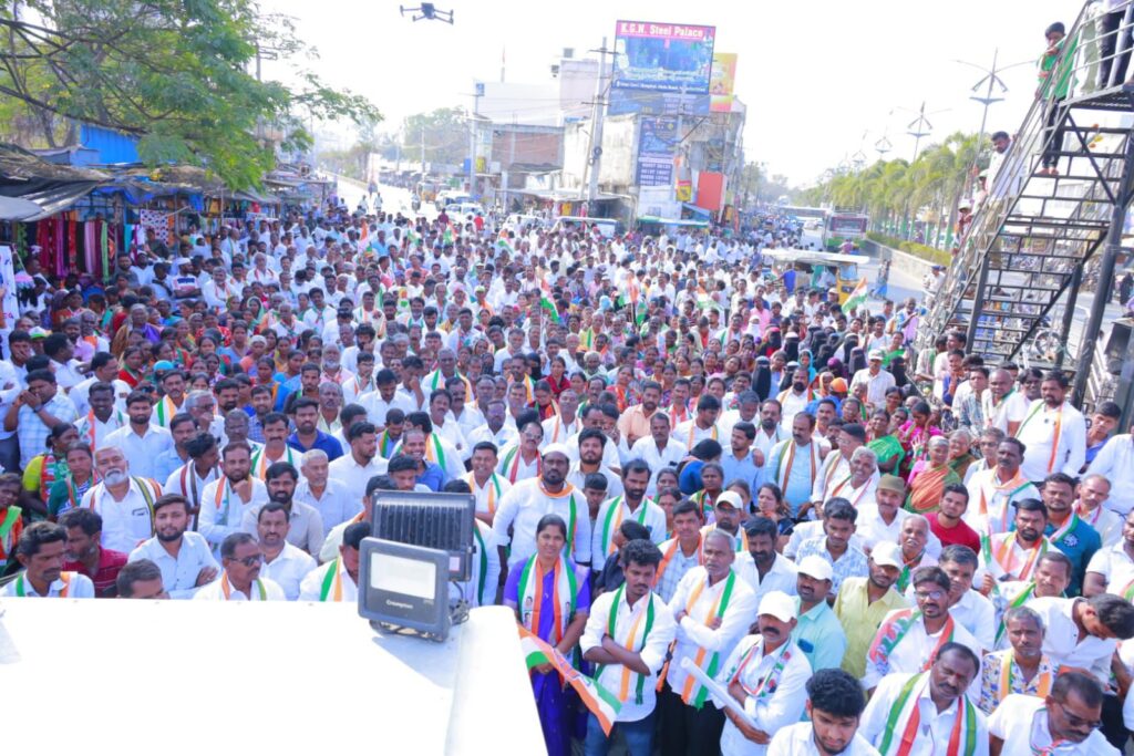 నాగర్ కర్నూల్ లో కాంగ్రెస్ భారీ రోడ్ షో