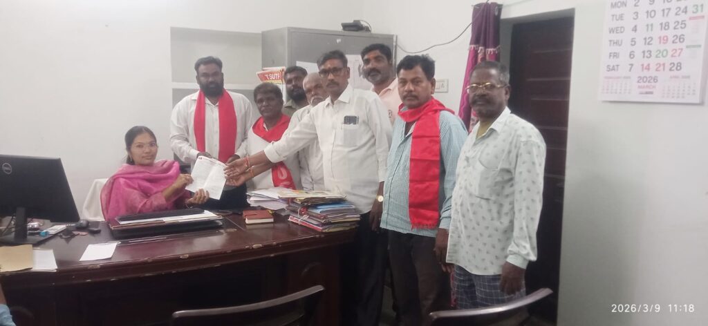 బీసీలకు 50% రిజర్వేషన్ కల్పించండి మల్లేష్