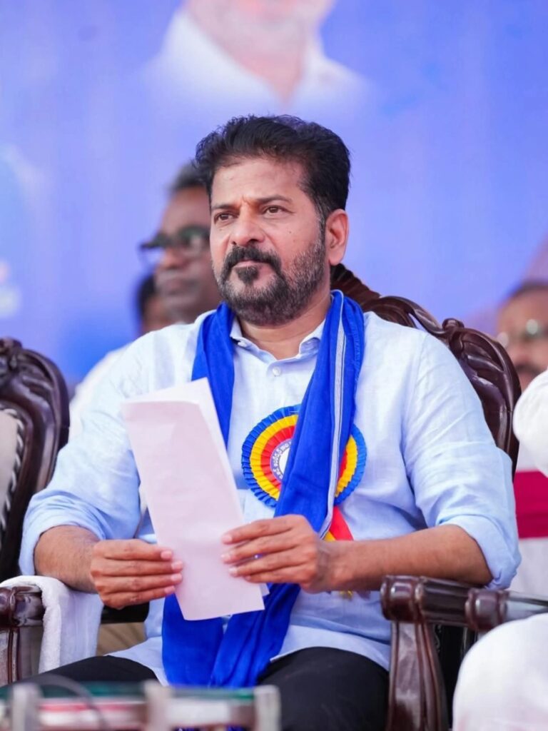 బాబా సాహెబ్ అంబేద్కర్ గారికి రేవంత్ రెడ్డి ఘనంగా నివాళులు అర్పించారు