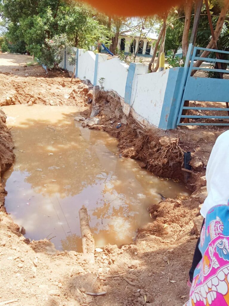 ఐదేళ్ల చిన్నారి ప్రాణాలు బలి తీసుకున్న మిషన్ భగీరథ