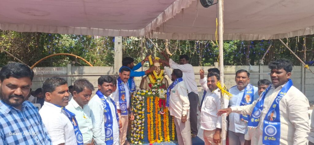 డాక్టర్ బాబాసాహెబ్ అంబేద్కర్ కు ఘన నివాళి