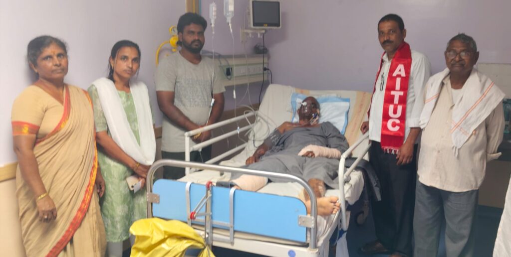 కొట్టిమిట్టాడుతున్న  పారిశుధ్య కార్మికుని ప్రాణాo