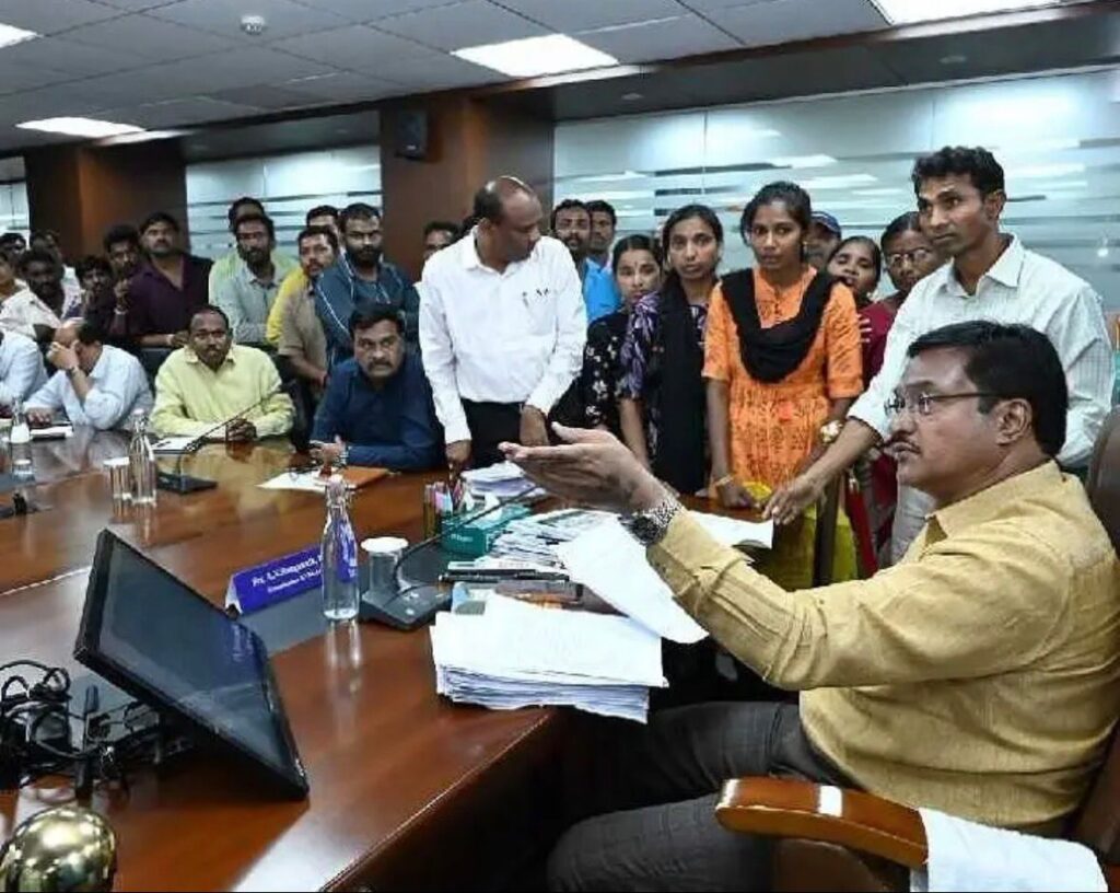 ప్రజావాణిలో ఐలాపూర్ వాసుల ఫిర్యాదు