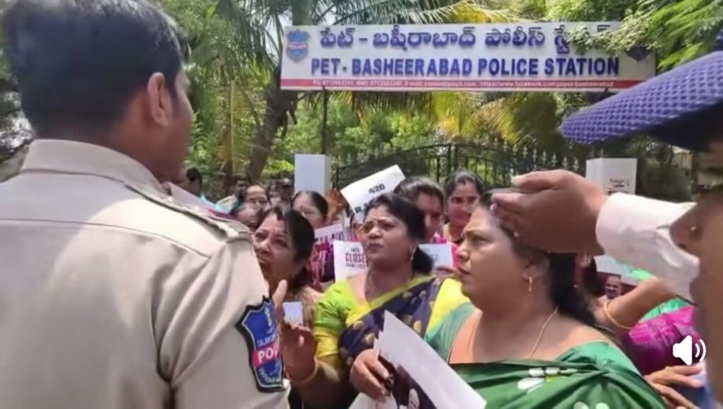 మీడియా భయపడుతుందా…?