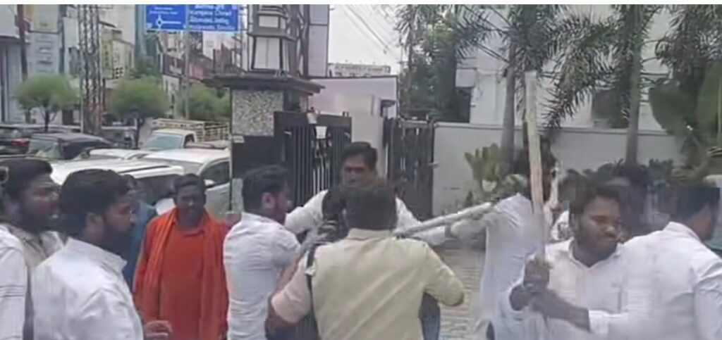 కరీంనగర్ ఎమ్మెల్యే క్యాంపు కార్యాలయం మీద దాడి