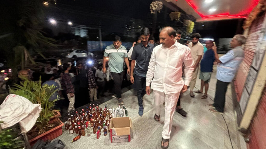 బెల్ట్ షాపులపై ఉక్కు పాదం మోపిన గాంధీ