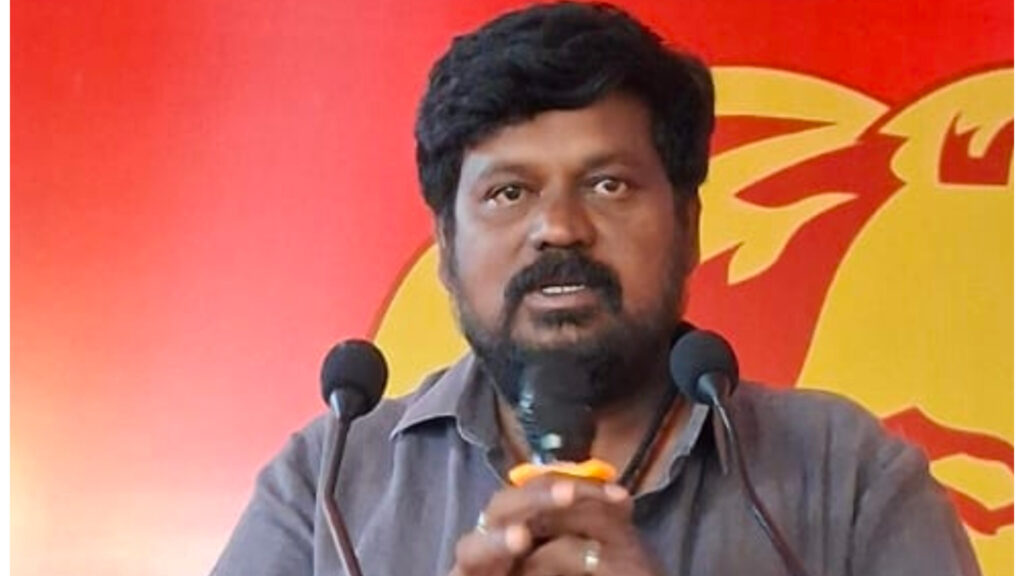 మొక్కలు నాటాలి పర్యావరణాన్ని కాపాడాలి