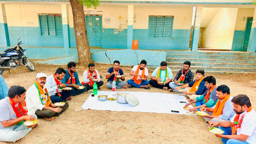 టిఫిన్ బైటక్ రేపటి స్వచ్ఛ పాఠశాల