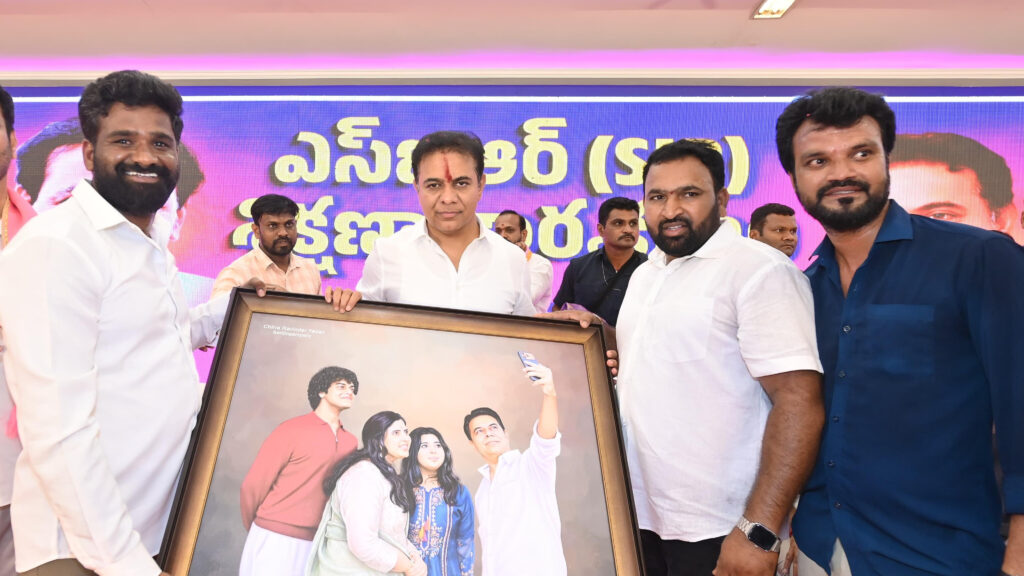 శేర్లింగంపల్లి లో గులాబీ జెండా ఎగరవేదం . కేటీఆర్