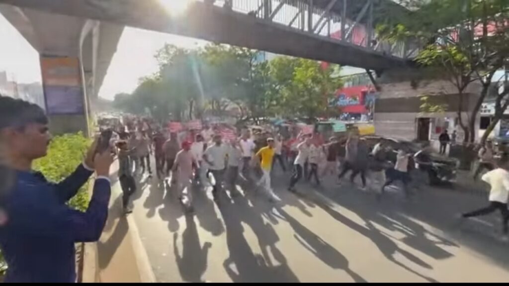 రోడ్డు ఎక్కిన నిరుద్యోగులు