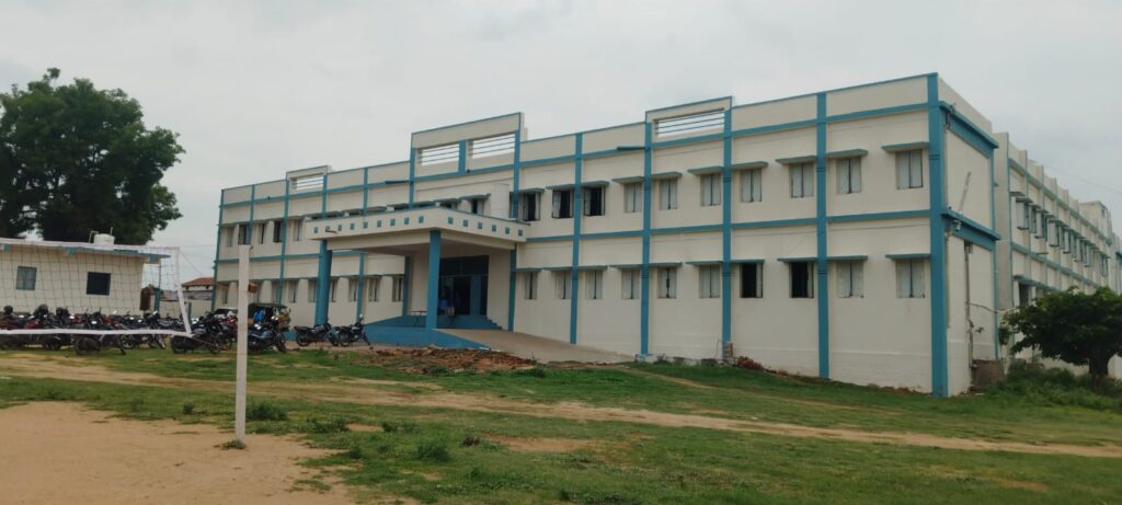 విద్యార్థినులపై లైంగిక వేధింపు…