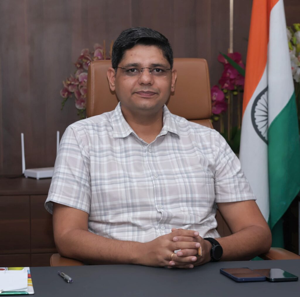 భారీ వర్షాలు ప్రజలు ప్రమతంగా ఉండాలి కలెక్టర్