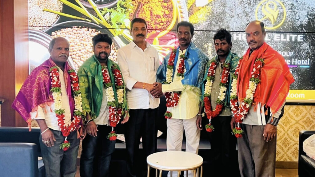 ఏఐటియుసి నాయకుల సన్మానం..!