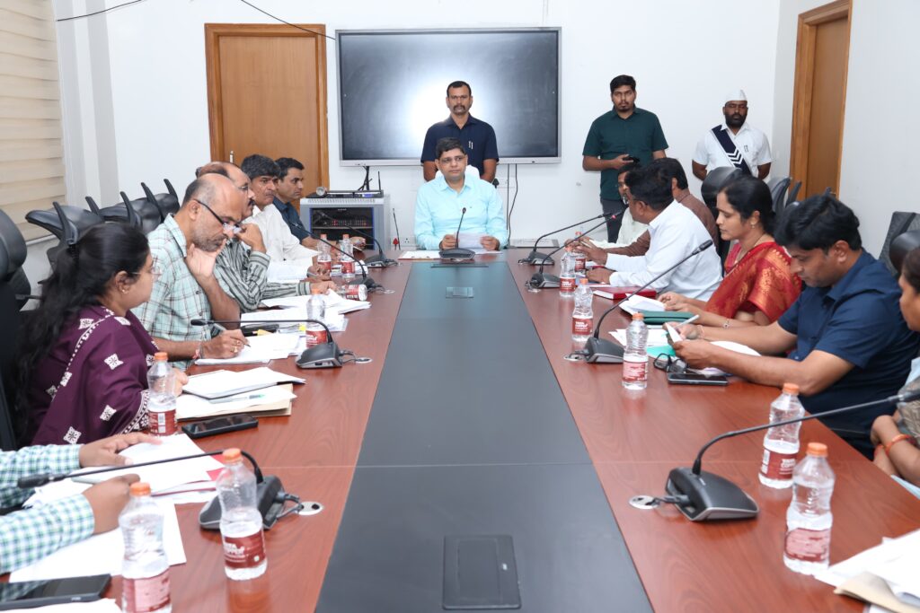 ప్రజలకు సంక్షేమ పథకాలు అందాలి కలెక్టర్