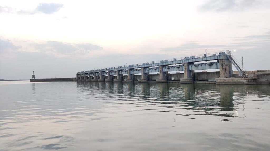 నిండుకుండలా నిజాంసాగర్ డ్యాం..!