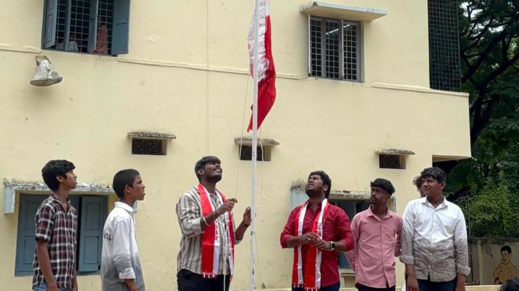 విద్యను పూర్తిగా ప్రభుత్వమే అందించాలి