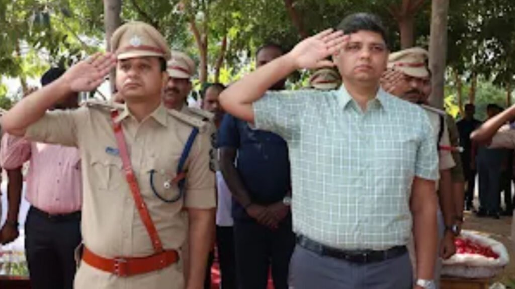 పోలీస్ అమరవీరుల కు ఘన నివాళులు.